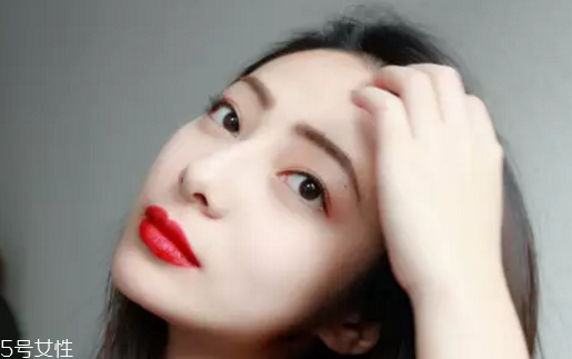 唇釉可以當(dāng)腮紅嗎？唇釉這樣涂最好看