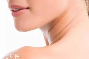 頸紋是怎么產(chǎn)生的？比面部肌膚更加脆弱