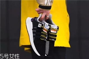 阿迪達斯有加絨鞋嗎？冬天也能穿的運動鞋