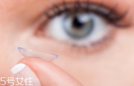 軟性隱形眼鏡人人都能戴嗎？糖友不能戴