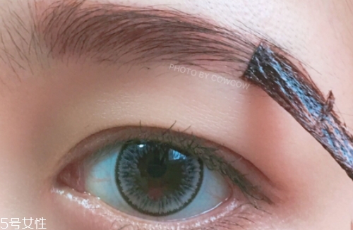 染眉膏可以持續(xù)多久？一天都不會暈妝的小秘密