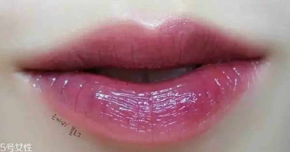 ysl唇釉怎么涂出玻璃唇？打造獨特唇色
