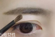 新買的眉粉刷有騷味是怎么回事？羊毛質(zhì)地正?，F(xiàn)象