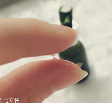 LA MER修護精華露孕媽能用嗎？適合產后去皺