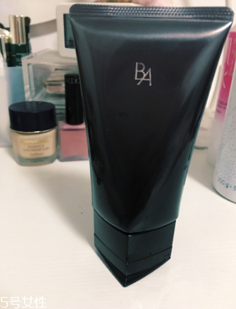 pola黑ba洗面奶好用嗎？挑不出毛病的一款洗面奶