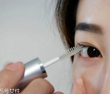 睫毛增長液可以用于眉毛嗎？睫毛增長液還可以涂頭發(fā)