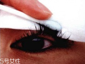 睫毛訂書機(jī)是什么？這十款睫毛膏讓你輕松放大雙眼