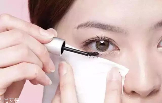 睫毛膏暈妝是什么原因？化妝手法很重要