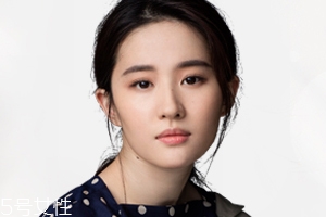 鵝蛋臉適合什么妝容？不適合濃妝