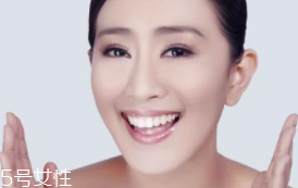 美白精華可以常年使用嗎？春秋用最好