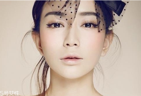 唇紋怎么去除？淡化唇紋的唇膏推薦
