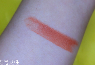 冬天護(hù)膚用霜還是乳？6款適合冬天用的護(hù)膚品推薦