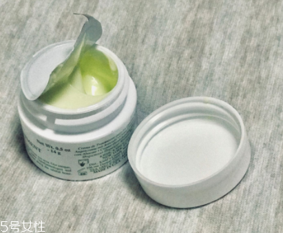 冬天護(hù)膚用霜還是乳？6款適合冬天用的護(hù)膚品推薦