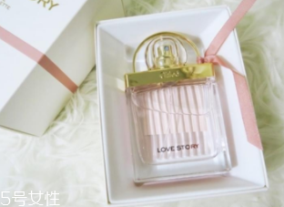 女士香水什么味道好？這6款香水親切又高級