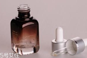 精華液用量越多越好嗎？10款精華提升美肌度