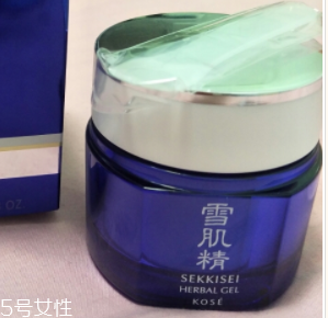 精華液用量越多越好嗎？10款精華提升美肌度