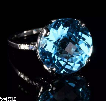 托帕石價(jià)格多少錢(qián)一克？明星最?lèi)?ài)的托帕石