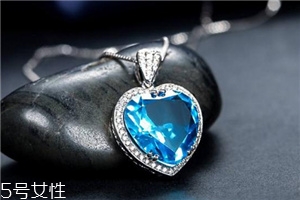 托帕石價(jià)格多少錢一克？明星最愛(ài)的托帕石