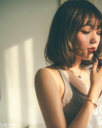 圓臉有劉海好還是沒(méi)有劉海好？頭發(fā)少又細(xì)不適合短發(fā)