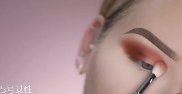 huda beauty沙漠盤怎么畫？油管大神一步步示范