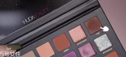 huda beauty沙漠盤怎么畫？油管大神一步步示范