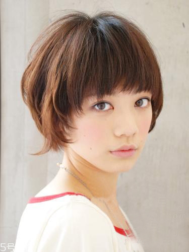 女生發(fā)質(zhì)軟適合什么發(fā)型？胖圓臉顯瘦發(fā)型參考