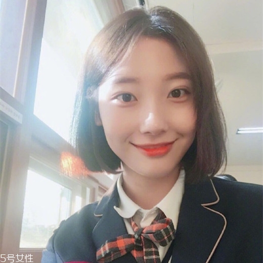 女生發(fā)質(zhì)軟適合什么發(fā)型？胖圓臉顯瘦發(fā)型參考