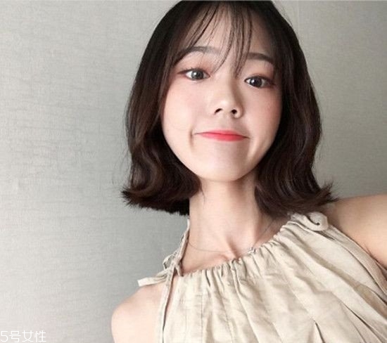 外翹短發(fā)適合什么臉型？再燙內(nèi)扣你就out了