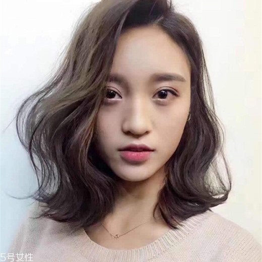 齊肩發(fā)怎么燙好看？女生發(fā)型設(shè)計(jì)與臉形搭配