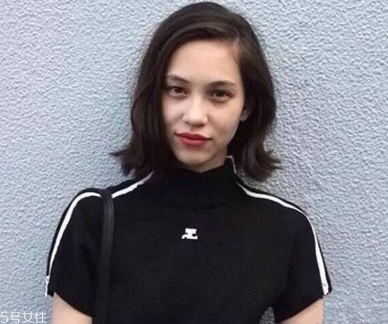 齊肩發(fā)怎么燙好看？女生發(fā)型設(shè)計(jì)與臉形搭配