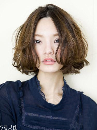 女生發(fā)質(zhì)軟適合什么發(fā)型？胖圓臉顯瘦發(fā)型參考