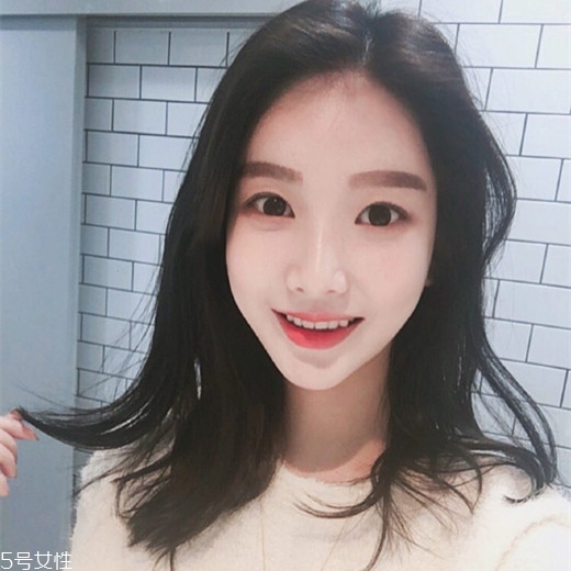 女生發(fā)質(zhì)軟適合什么發(fā)型？胖圓臉顯瘦發(fā)型參考