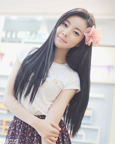 小個(gè)子女生適合什么發(fā)型？蓬松隨意效果