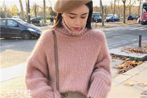 毛衣和衛(wèi)衣哪個(gè)暖和？衛(wèi)衣要更加擋風(fēng)