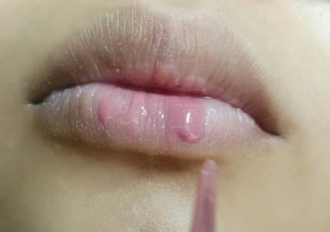 唇彩和口紅哪個(gè)危害大？
