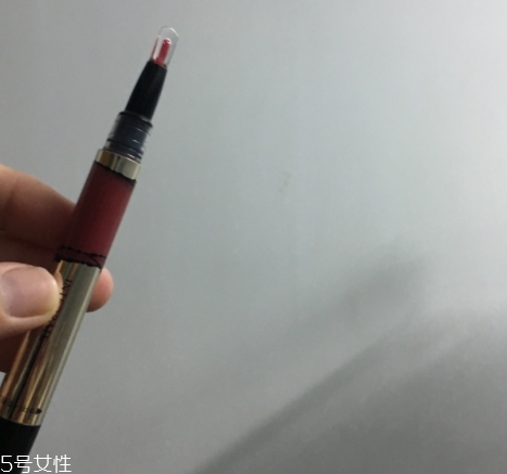 唇彩可以帶上飛機嗎？不用過于擔(dān)心