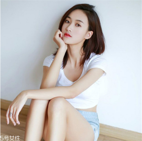 齊肩直發(fā)染什么顏色好看？簡單好看的齊肩發(fā)扎法