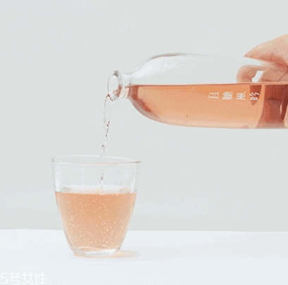 且聽風吟玫瑰酒好喝嗎？哪里買？