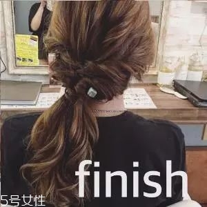 女生冬天長(zhǎng)發(fā)怎么編好看？長(zhǎng)發(fā)妹紙才懂得的痛