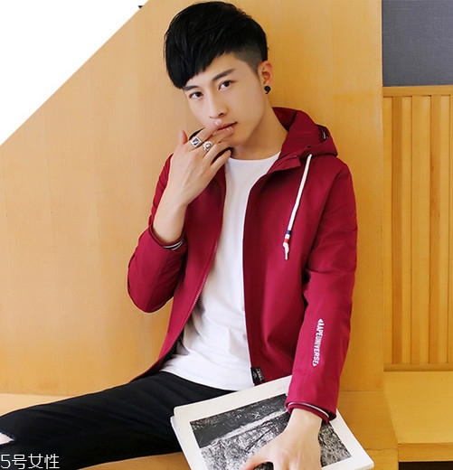 2018男生流行什么發(fā)型款式？2018男生染發(fā)顏色推薦
