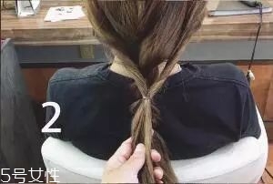 女生冬天長(zhǎng)發(fā)怎么編好看？長(zhǎng)發(fā)妹紙才懂得的痛