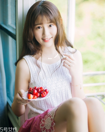 小個(gè)子女生適合什么發(fā)型？蓬松隨意效果