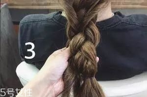 女生冬天長(zhǎng)發(fā)怎么編好看？長(zhǎng)發(fā)妹紙才懂得的痛