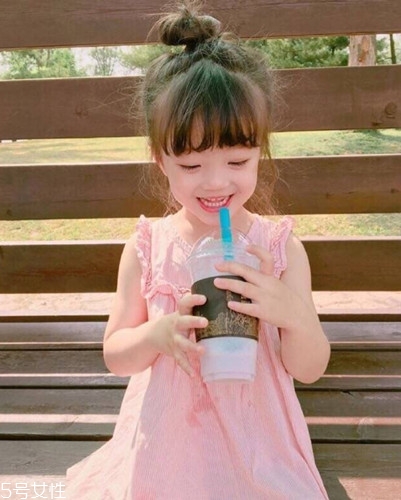 小女孩扎什么頭發(fā)好看？小公主發(fā)型大全