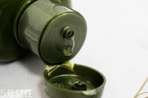 控油水乳哪個好？油膩中年的解油福星