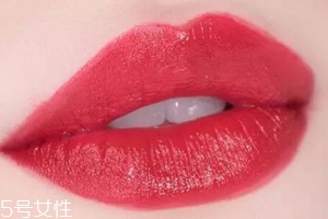 唇部干燥是什么引起的？天生皮薄易脫水