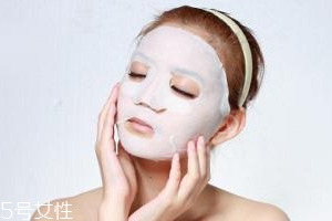 敷完面膜不能化妝嗎？立即化妝傷害大