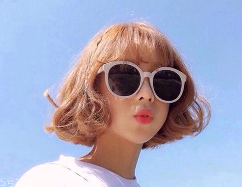 矮個(gè)子女生什么發(fā)型顯高？換個(gè)發(fā)型瞬間百變