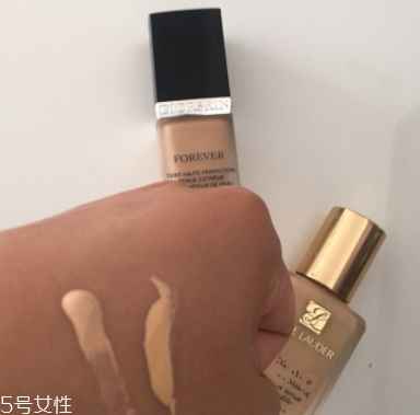 雅詩蘭黛和dior迪奧粉底液哪個好？