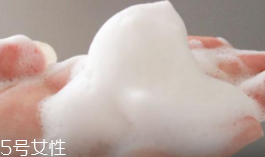 泡沫洗面奶可以帶上飛機(jī)嗎？可以帶上飛機(jī)但有容積限制